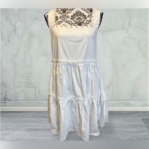 Vici Dolls Collection, Wt sleeveless Dress Large. NWT